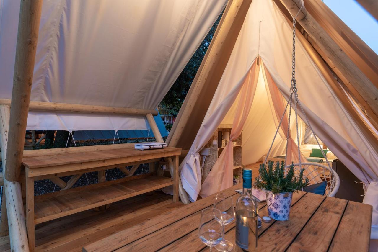 Eco Glamping- Fkk Nudist Camping Solaris โปเรช ภายนอก รูปภาพ