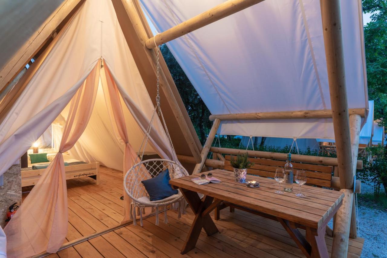 Eco Glamping- Fkk Nudist Camping Solaris โปเรช ภายนอก รูปภาพ