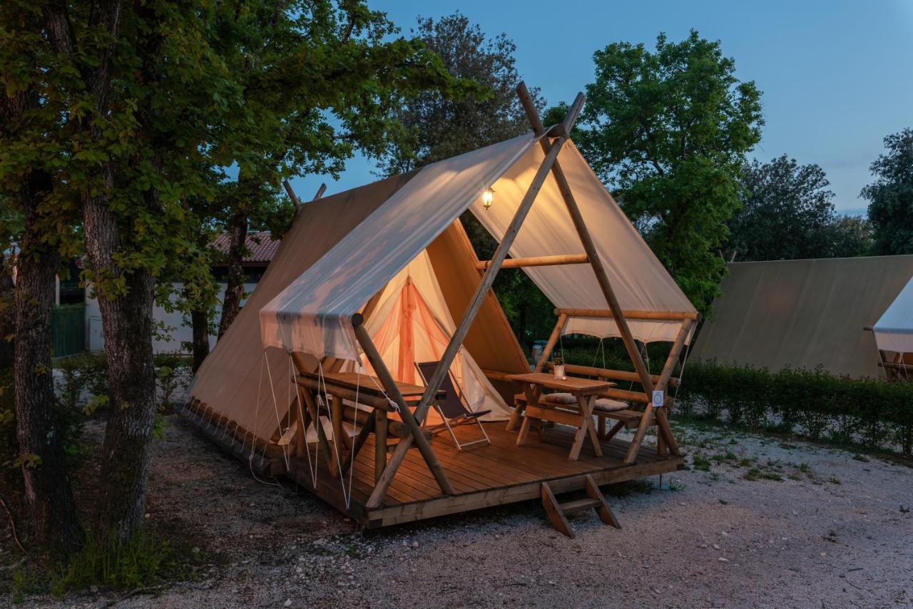 Eco Glamping- Fkk Nudist Camping Solaris โปเรช ภายนอก รูปภาพ